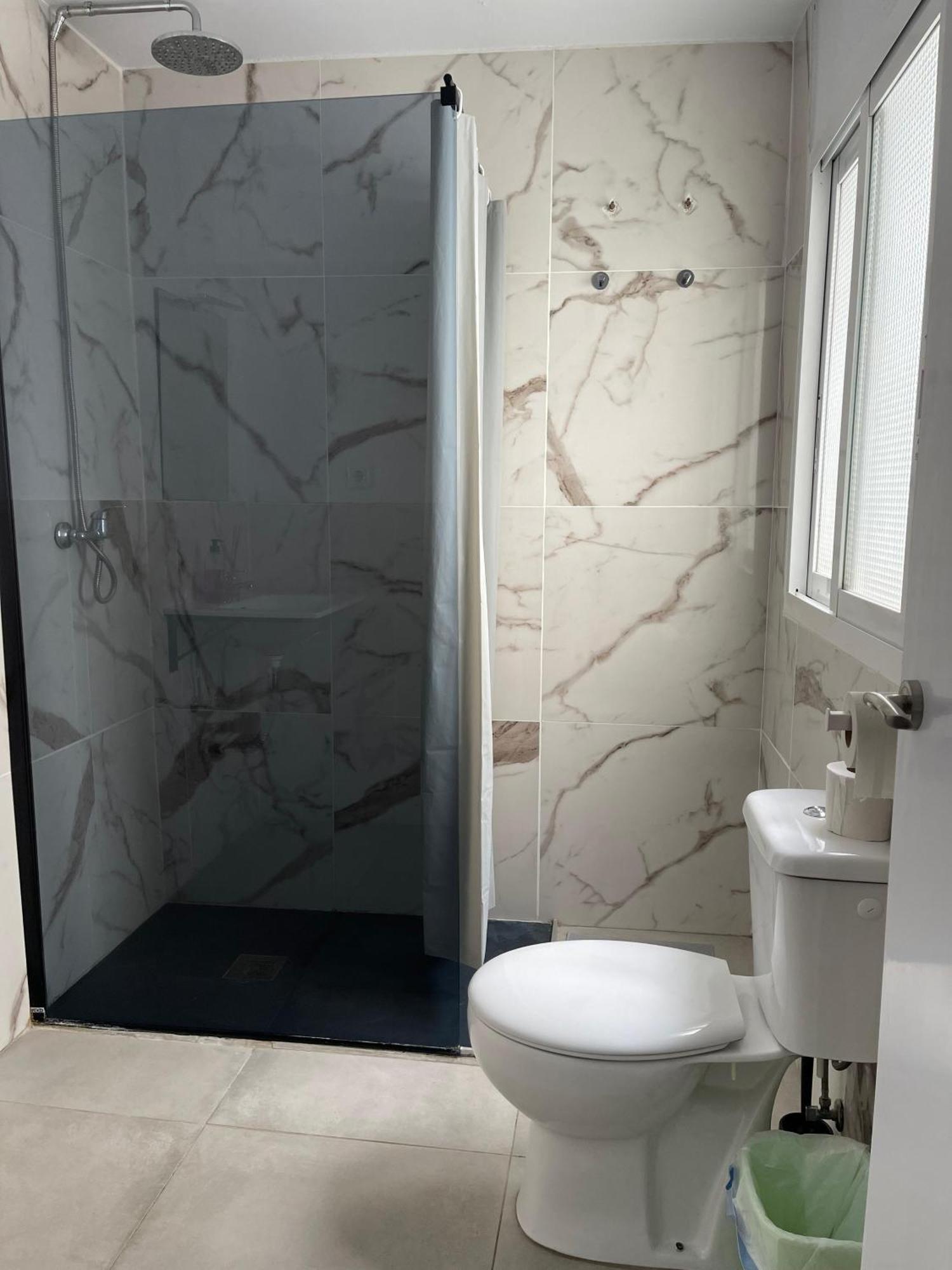 Single Room Private Bathroom